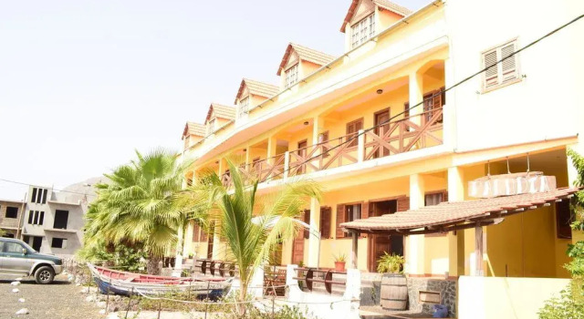 Hotel Ixola, Prenota Hotel Tarrafal 