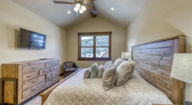 Коттедж The Alders Townhomes in East Keystone - Luxury 3 Bedroom + Den