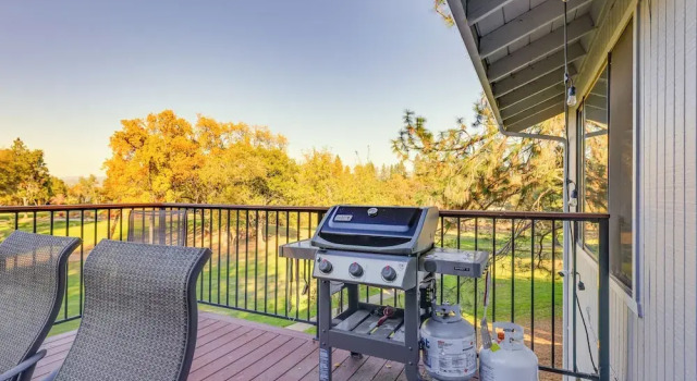 Коттедж Groveland Home w/ Deck: 2 Mi to Pine Mountain Lake