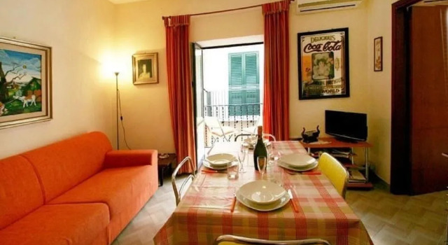 Kefalè House