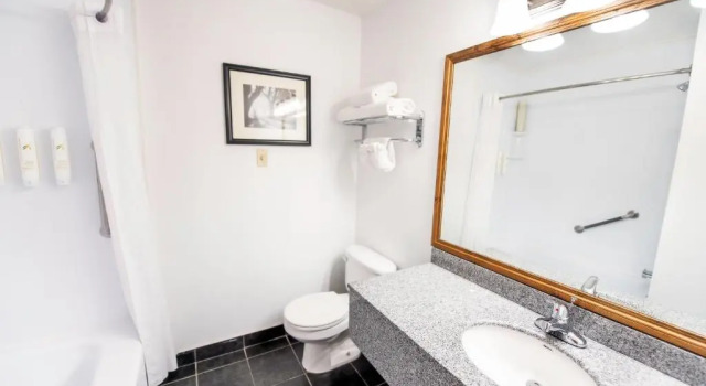 Четырёхместный номер Standard Bayshore Inn & Spa