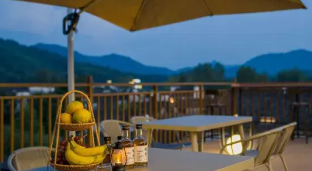 Hongcun Lane Wang·Light Luxury Holiday Homestay (Yuenuma Branch)