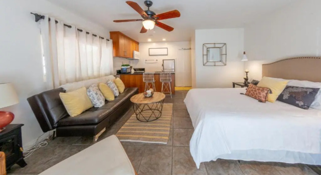 Студия Deluxe Beachwalk Villas