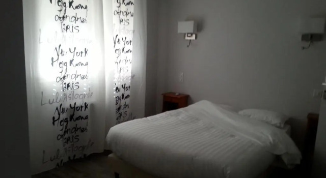 Вилла Hôtel restaurant LOGIS HOTELLERIE DE BALAJAN