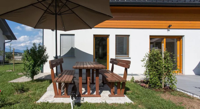 Апартаменты Classic Domovoj Apartments and Rooms