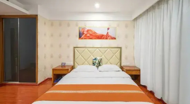 Люкс Deluxe Junzhong Luhua Hotel