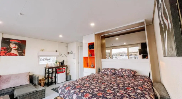 Cozy Floating house with sauna, Book Hotel Aigrumae Harjumaa