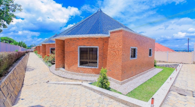 Palast Rock Hotel, 预订 酒店 Bihari Bugesera