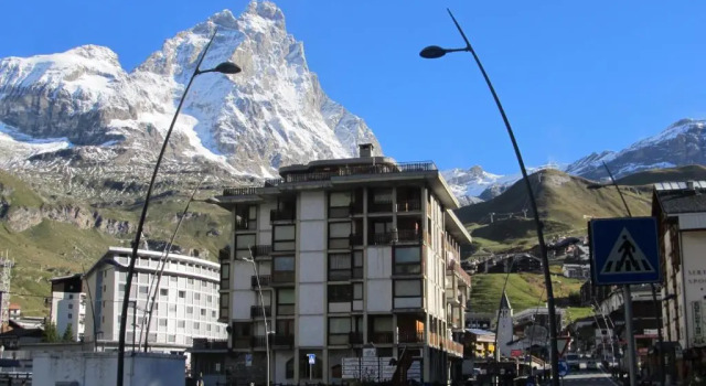 Апартаменты Cervino Valley House Rododendro