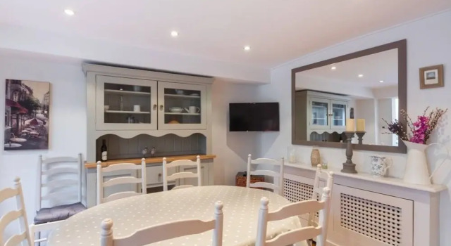 Fulham 4-bed House & Garden Near Tube