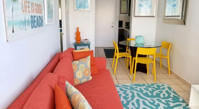 Апартаменты Comfort c 1 комнатой рядом с пляжем Beachfront Coral Beach Condo 305