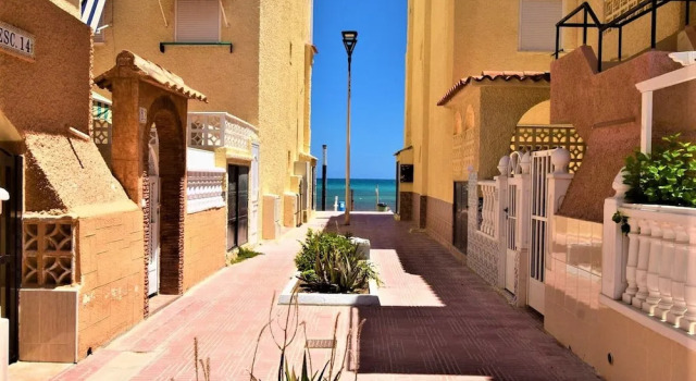 034 Retro Beach House - Alicante Real Estate