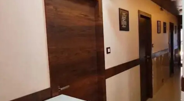 Hotel Manhar Residency - Hostel