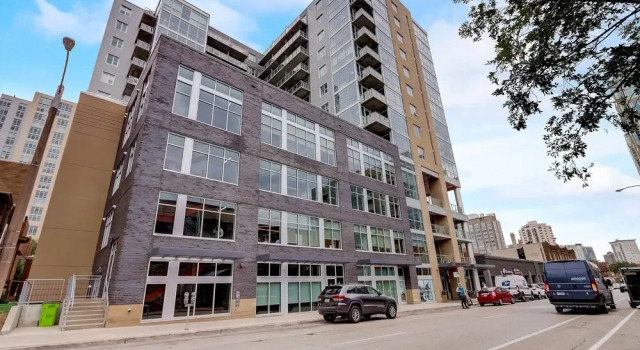 FRONTDESK Urbanite Apts Lower East Side Milwaukee, Rezerwuj Apartament Milwaukee Wisconsin, w pobliżu Oriental Theatre