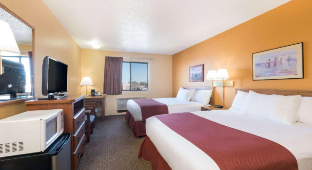 Четырёхместный номер Standard Days Inn by Wyndham Wall