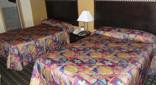 Четырёхместный номер Standard Budget Inn Columbus