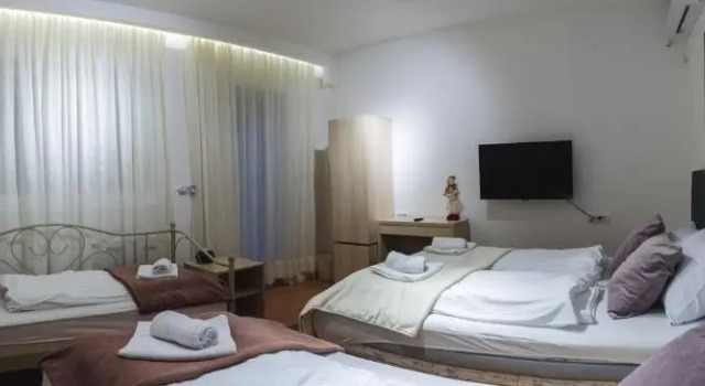 MyHome2, Book Hotel Hoteller i Subotica med parkering, Parkering