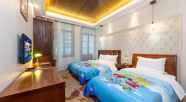 Семейный люкс с балконом Juchunyuan Hotel (Fuzhou Sanfang Qixiang)