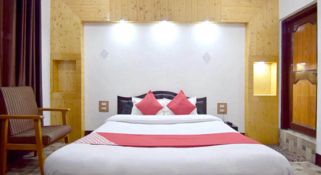 OYO 5395 Maple Inn Resort, Забронировать Курортный отель Сринагар Jammu & Kashmir Ski