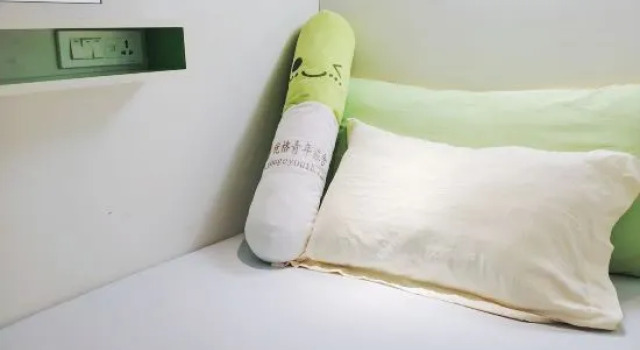 Кровать в общем номере (мужской номер) Weihai Youge Youth Hostel