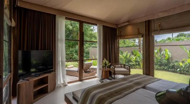 Тент с 2 комнатами с видом на реку Ubud Mas Glamping Luxury Tent