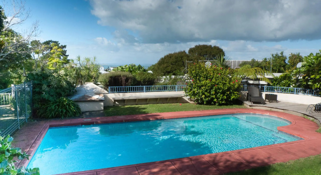 Allegro Holiday Home, Rezerwuj Hotel Hotele w Auckland Region z parkingiem, Parking
