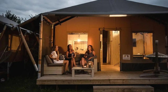 Тент Luxe Safaritent 6 persoons op Camping Rijsterbos