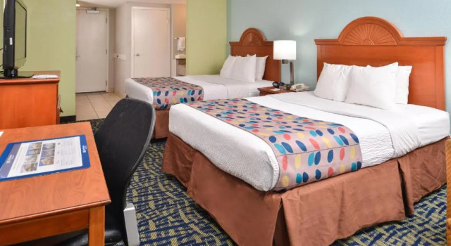 Четырёхместный номер Standard с видом на океан Best Western Plus Chesapeake Bay-Norfolk