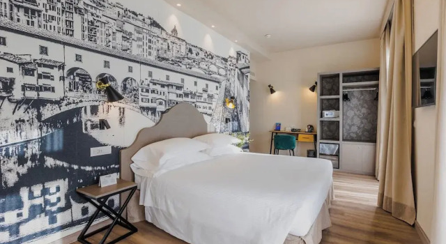 Полулюкс с балконом FH55 Med Executive Hotel