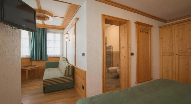 Полулюкс Deluxe Hotel Centrale