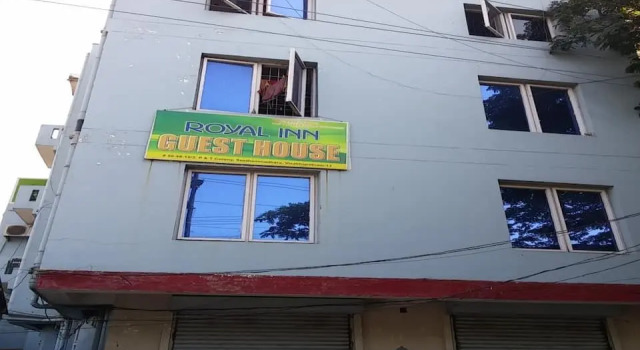 Royal Inn Guest House, Забронировать Гостевой дом Гостевые дома Вишакхапатнам, рядом с Dondaparithy, Гостевой дом
