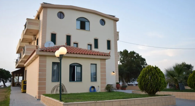 Mesogios Beach Hotel, Забронировать Отель Отели Кисамоса с парковкой, Парковка