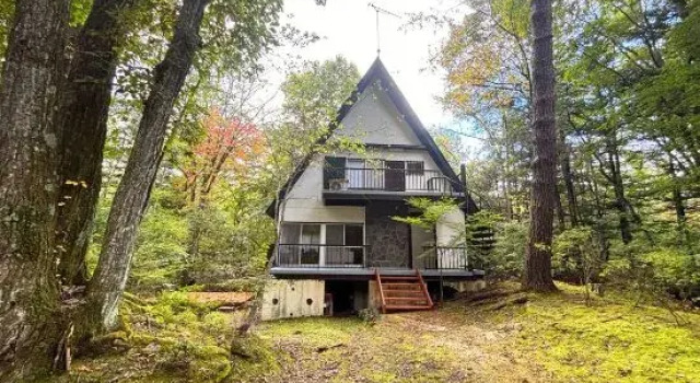 Kawa No Mori Villa Karuizawa - Ghibli-like Enchanted Riverside Moss Garden Forest Retreat, Prenota Villa Cottage a Gunma, Cottage