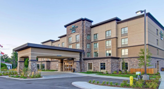 Четырёхместный номер Standard Homewood Suites by Hilton Waterloo/St. Jacobs
