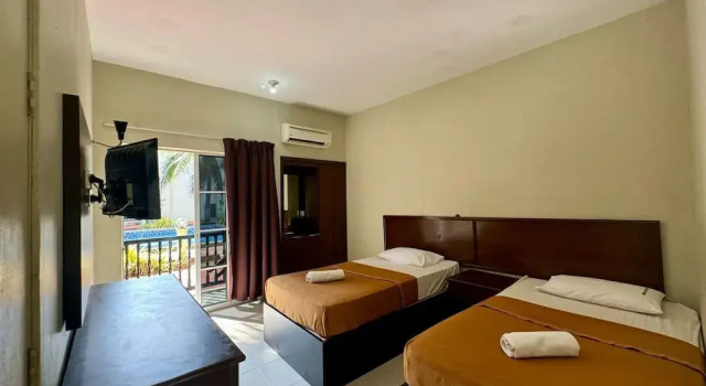Двухместный номер Standard с балконом и с видом на бассейн Mersing Beach Resort