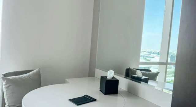 GR Elite- Damac Studio with Kingdom Tower View