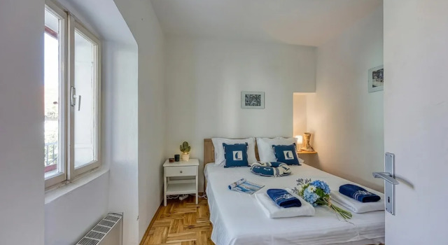 Old Bay Leave Town Apartment, Забронировать Апартаменты/квартира Отели Мали-Лошиня с парковкой, рядом с Автобусный вокзал Mali Losinj, Парковка