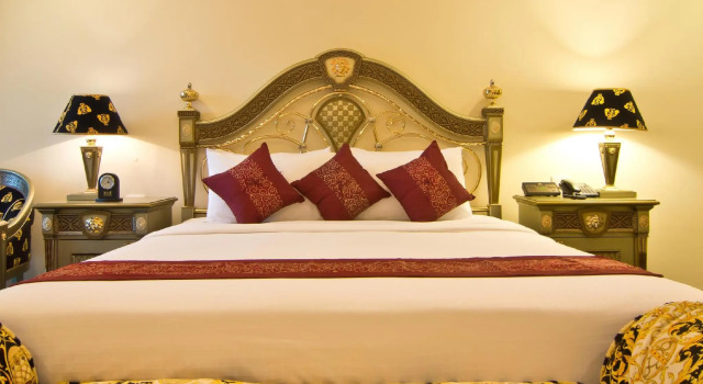 Люкс с видом на город LK Royal Suite