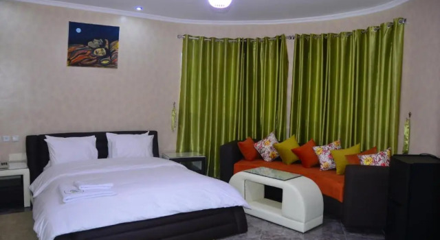 Полулюкс Hôtel Hadaik Ain Asserdoune