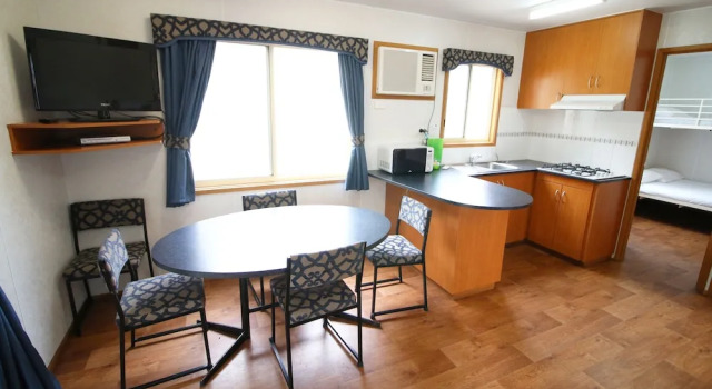 Семейные апартаменты с 2 комнатами с балконом Adelaide Brownhill Creek Tourist Park