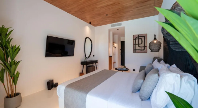 Полулюкс с балконом Отель Ftelia Black Villas