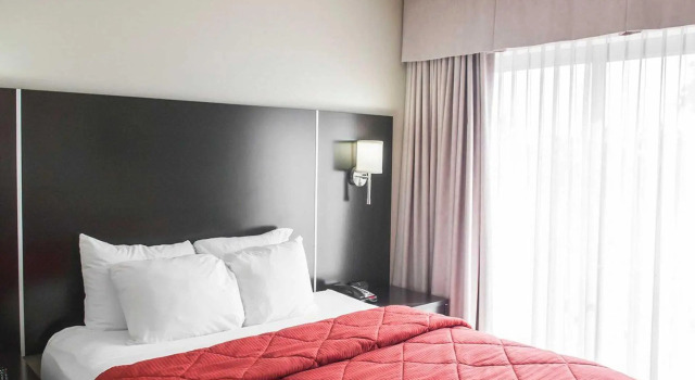 Номер Standard Comfort Inn Airport West