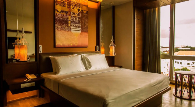 Полулюкс с видом на город Grand Hotel Vientiane