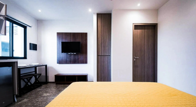 ~ Private CONDO in Awesome Complex ~ POOL + ROOFTOP Lounge ~ Walk to 5ª Avenida & Beach!, Забронировать Отель Плая-дель-Кармен Кинтана-Роо, рядом с Пляжный клуб Mamitas