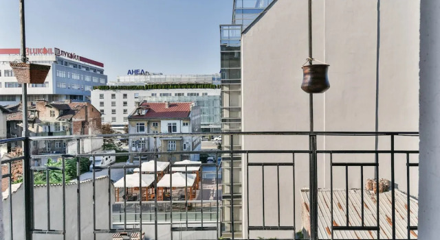 FM Premium Luxury 3-BDR Apartment - Traditional and Modernity, Book Apartment Sofia 