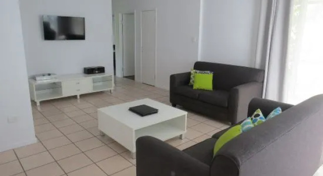 Вилла The Shores Holiday Apartments