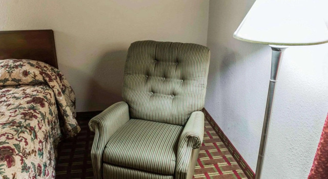 Econo Lodge Tallahassee Downtown - University, Забронировать Мини-отель Отели Таллахасси с парковкой, рядом с Парк Каскейдс, Парковка