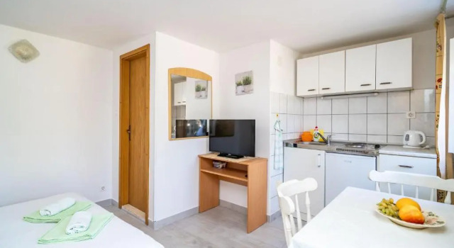 Студия Apartments Lidija
