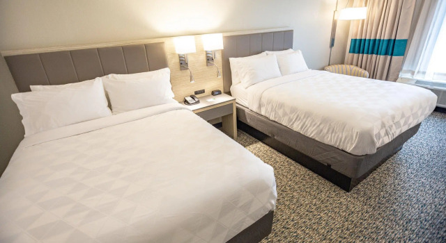 Четырёхместный номер Standard Holiday Inn Knoxville N - Merchant Drive by IHG