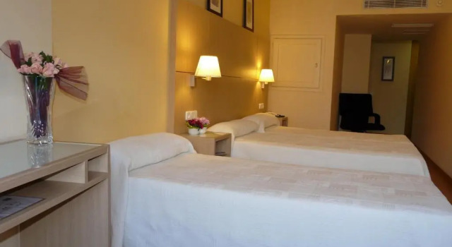Трёхместный номер Superior Hotel Nice